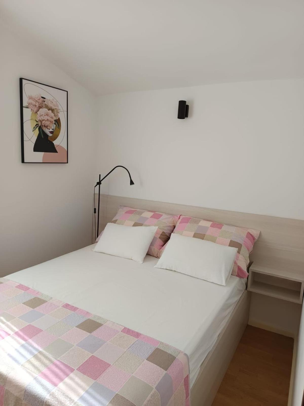 Apartman Marin Ražanj Exteriér fotografie